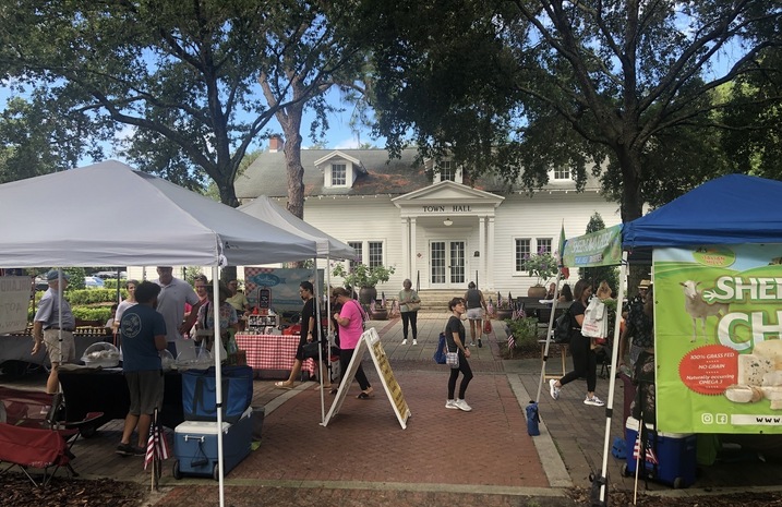 Farmers Market in Downtown Windermere FL