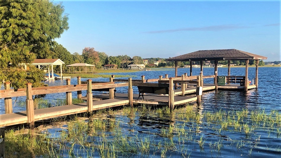 Scenic view of the Butler Chain of Lakes in Windermere, Florida