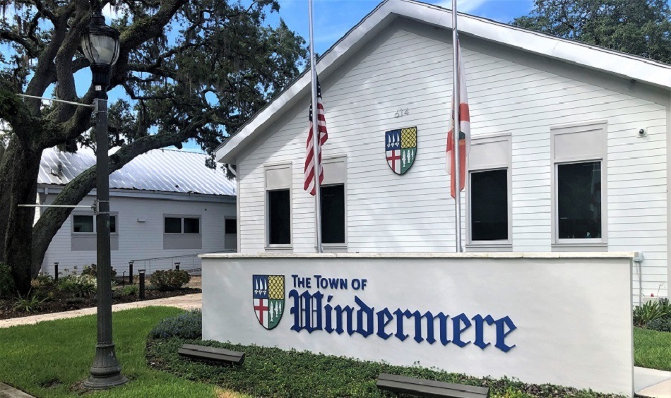 A small town of Windermere, FL with beautiful lakes and residents enjoying water skiing