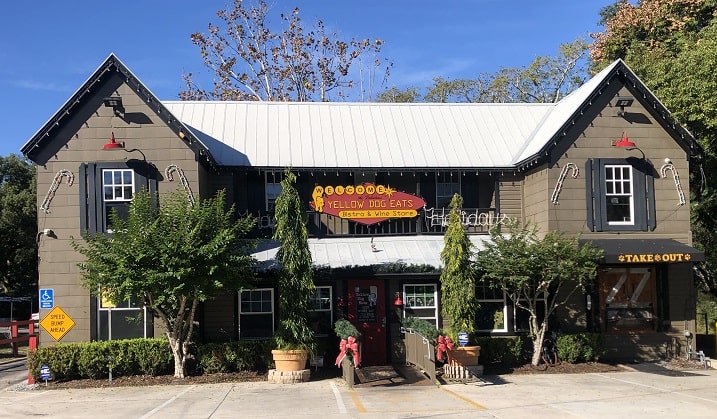 Local dining experience at Yellow Dog Eats in Gotha, FL