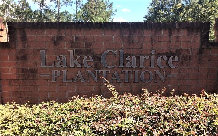 Lake Clarice Plantation Community Entrance Sign