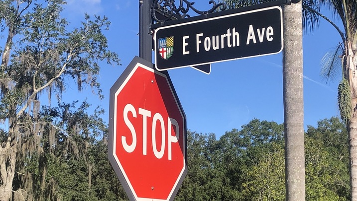 E Fourth Avenue Sign