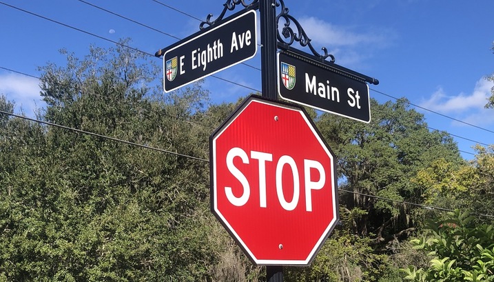 E Eighth Avenue Sign